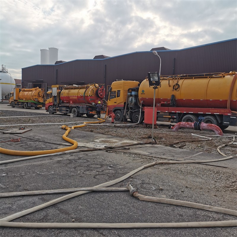 陇川污水池清理