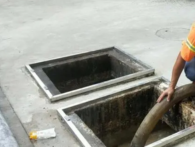 陇川化粪池清理