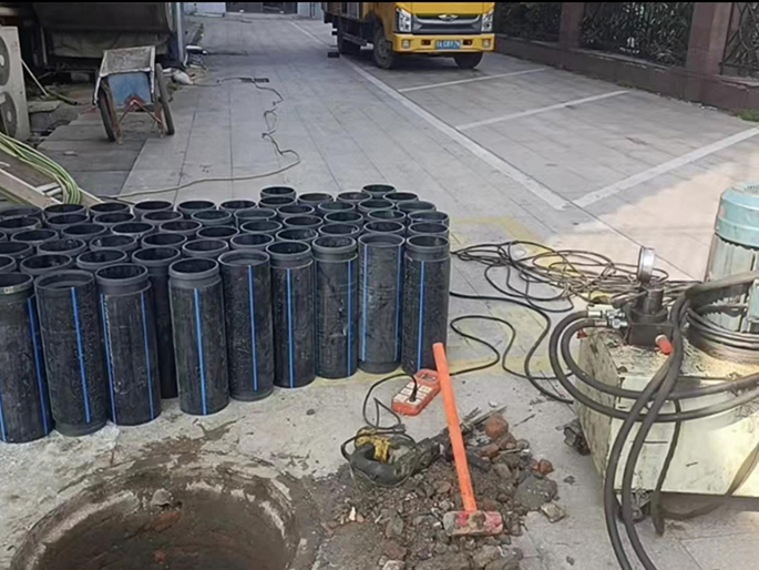 陇川PE置换管厂家 DN315置换管 非开挖管短管置换